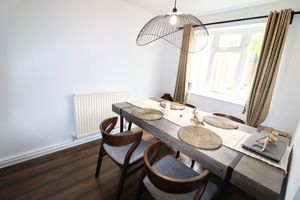 Diner- click for photo gallery